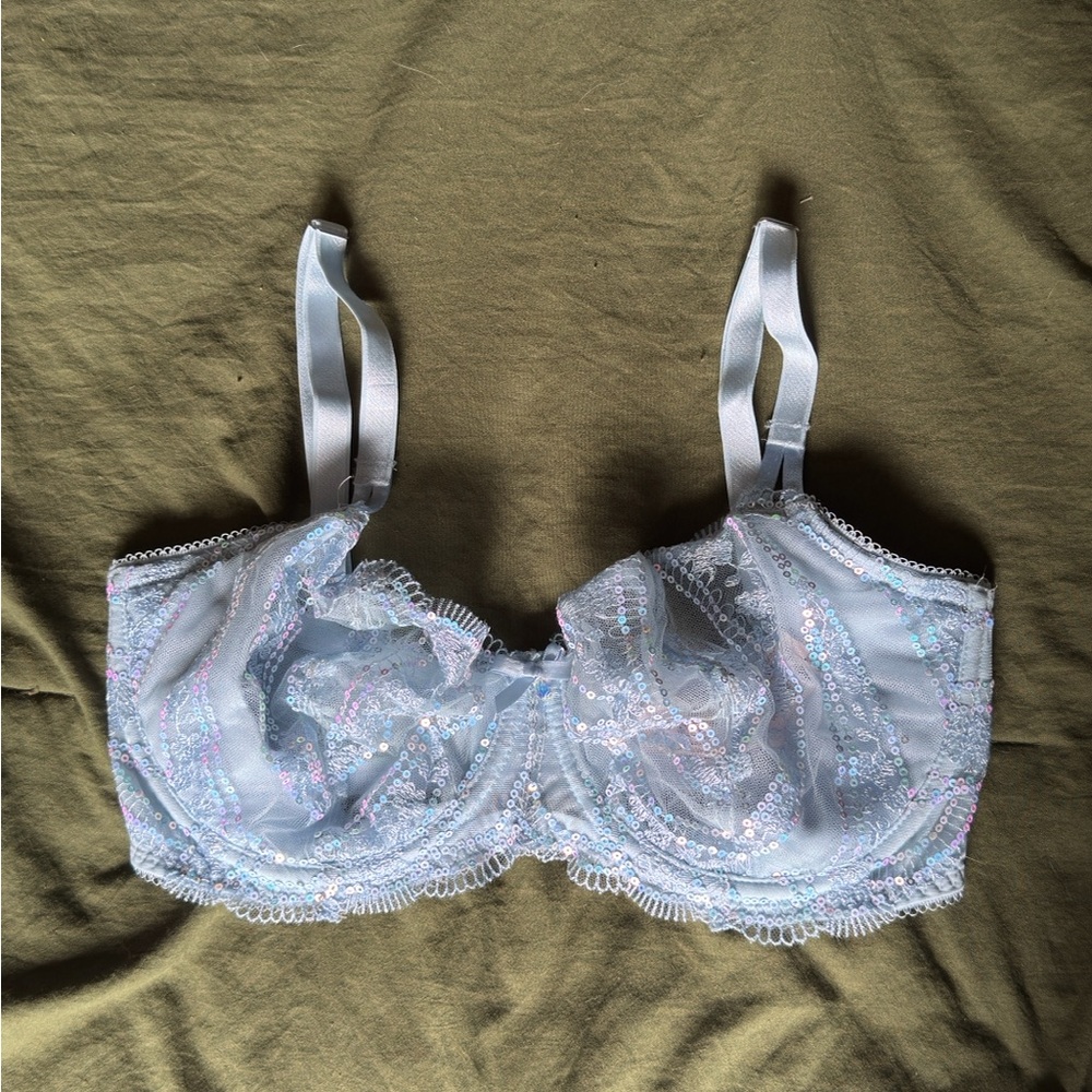 Victoria's Secret White Lace Underwire Bra